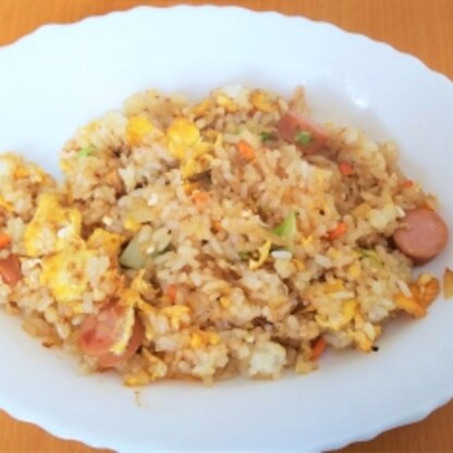 パプリカ無しですが、いろんな野菜を入れて彩り良く作れました！パラパラになって感動です♪